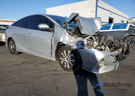 2021 Toyota Prius Prime Le из США, поврежденный, VIN JTDKAMFP0M3189089